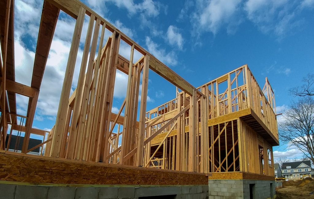 carpenter-at-work-with-wooden-roof-construction-wo-2026-01-05-00-18-12-utc